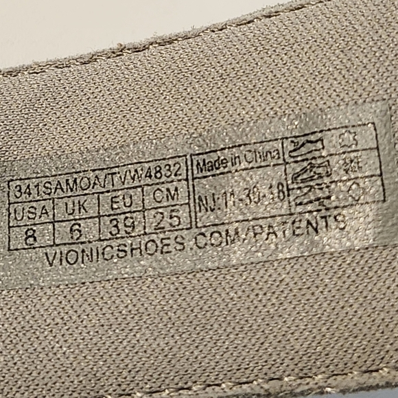 Sz 8, VIONIC,Samoa Orthopedic Gray Slides With Silver Studs & Adjustable Straps. - Picture 3 of 11